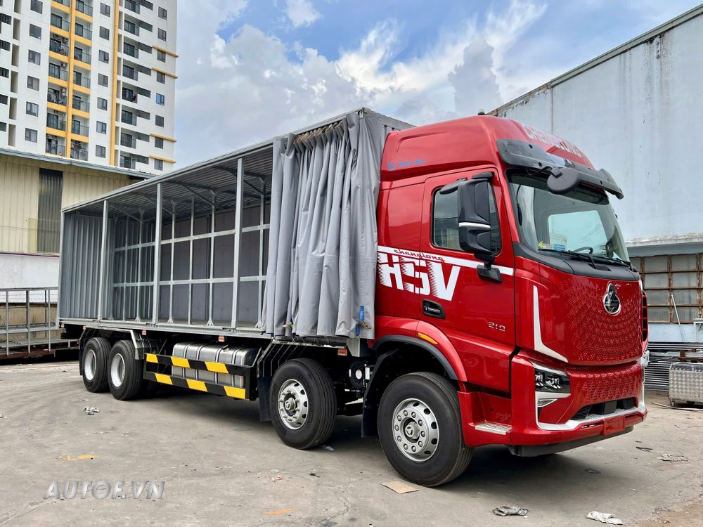 Xe chở két chai 4 chân Chenglong H5V 310Hp
